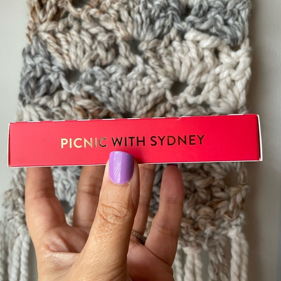 Red Aspe Nail Dashes in Picnic with Sydney Red and White Checkered Press Ons - Picture 4 of 4